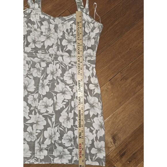 NWOT Guess Womens Size Medium Tan Chloe Dress Denim Stretch Fitted Bodice - Picture 10 of 12